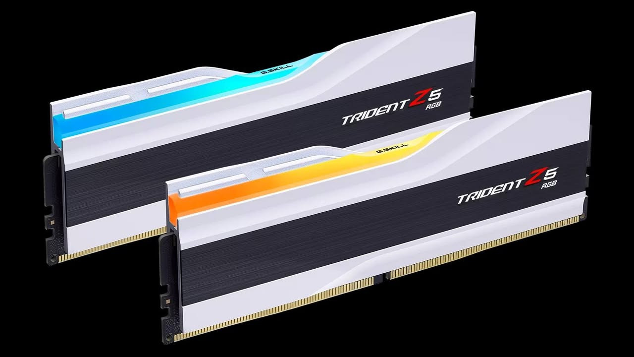 🔥 للبيع تجميعة PC ألعاب قوية ونظيفة جداً 🔥
المواصفات:
• Case: Darkflash DY451L PRO أبيض
• CPU: Ryzen 7 7800X3D
• GPU: RTX 5080 MSI Gaming Trio 16GB أبيض
• تبريد: Thermalright Wonder Vision 360 Liquid أبيض
• Motherboard: ASUS ROG B850-A R2 WiFi 7 أبيض
• RAM: G.SKILL 32GB DDR5 6400 CL32
• SSD: W_D M.2 Gen4  1TB
• Power Supply: FSP Vesta 850W Gold أبيض
• RGB Cables 16pin + 24pin

الإكسسوارات:
• ماوس Razer Cobra (جديد)
• سماعة Razer Kraken V4 (جديدة)
• كيبورد Razer Ornata V3 X

الحاسبة نظيفة جداً والاستخدام خفيف جدا 

💰 السعر: (4500)
📍 يتوفر توصيل للجميع المحافظات 

للاستفسار مراسلة خاص.


**إذا كنت صاحب هذا الإعلان وتريد حذفه لأي سبب، رجاءا أرسل رسالة إلى الدعم الفني**