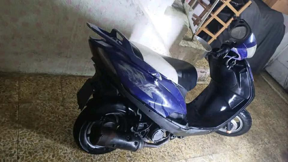 السلام عليكم ماكس 140 مكينه بلاد ما مفتوحه دراجه نضيفه وحلوه سعرها475 وبيها مجال الشراي يتصل عل رقم 0773 602 2456
او يعلق واني اطبله
