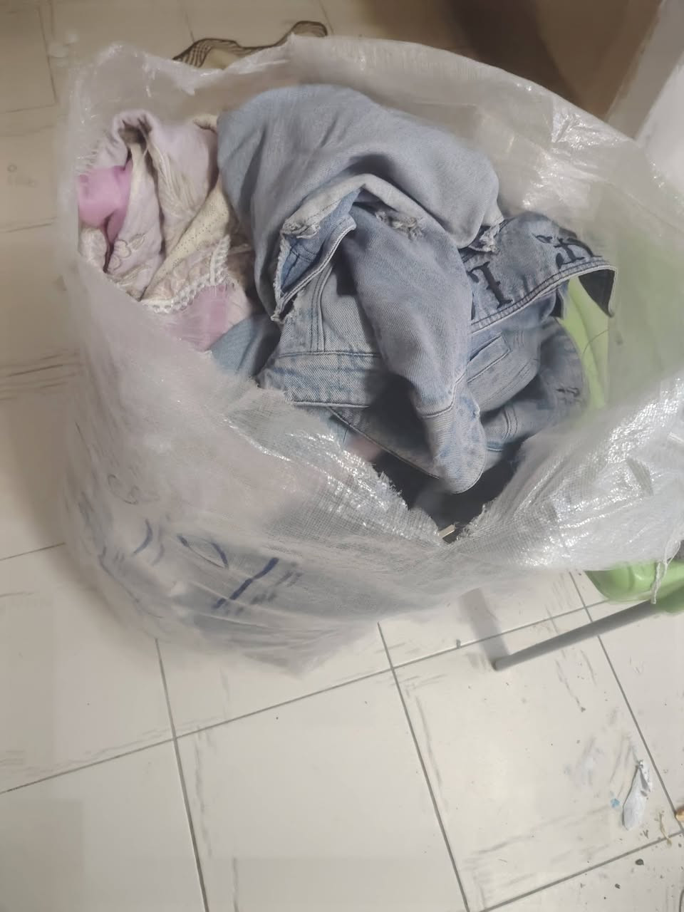 ملابس الي يحتاجهم يجي ياخذهم مجاني


**إذا كنت صاحب هذا الإعلان وتريد حذفه لأي سبب، رجاءا أرسل رسالة إلى الدعم الفني**