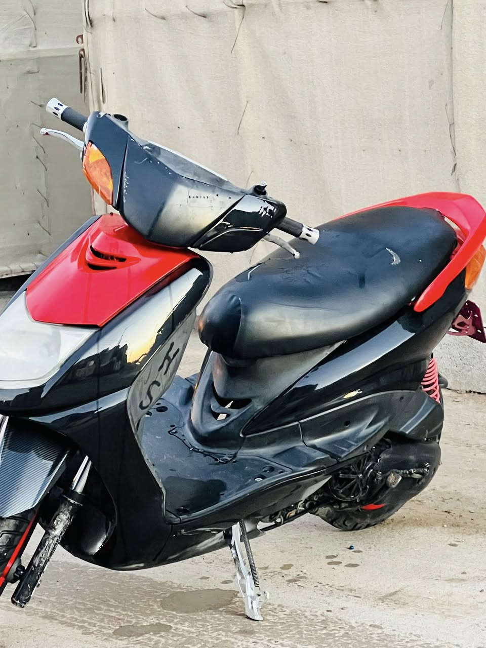 سلام عليكم دراجة سكنس للبيع بوشة 58 كابريتر قفاز دراجة خير من الله وإذا اكو مراوس بتايكر موديل ٢٠ راوس ***********
