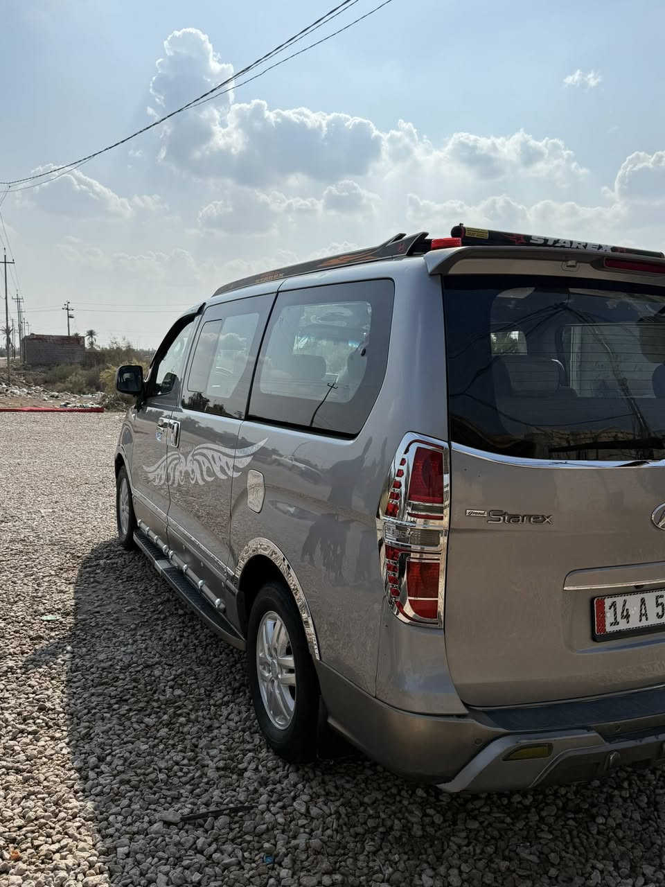 سلام عليكم سيارة ستاركس مديل 2013  رقم بصره دوالي البيع فقط  سيارة كفاله ماعده جوملغ الخلفي اليسر بي ضربه بسيطه بس كفر  باقي كفاله  بدون خياس  مصفره هياء ومرور  سيارة بسمي مداور ثاني يوم  جاهزه من كل النواحي   تخم تاير ‏مكينة سورة انتو بدون السوبايه   مكان السياره النجف قضاء المشخاب ناحيه القادسية لاستفسار على الرقم *********** سعر خاص
