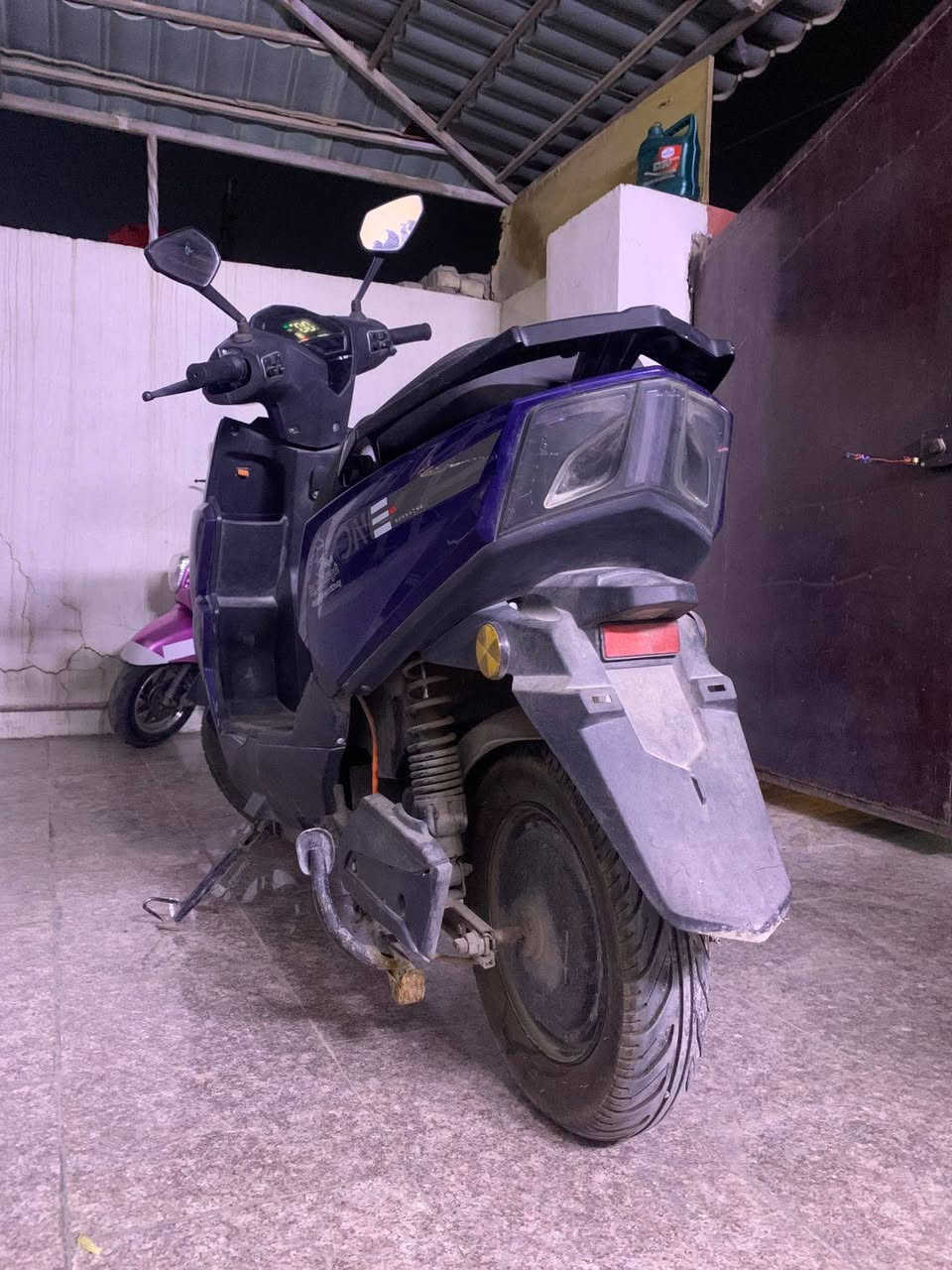 دراجه شحن شركه الفرسان 3 سرعات  6 بطاريات كبار  72فولت  كفرات نضيفه كامله مكمله السعر 375 الف مكاني بغداد حي العامل ***********
