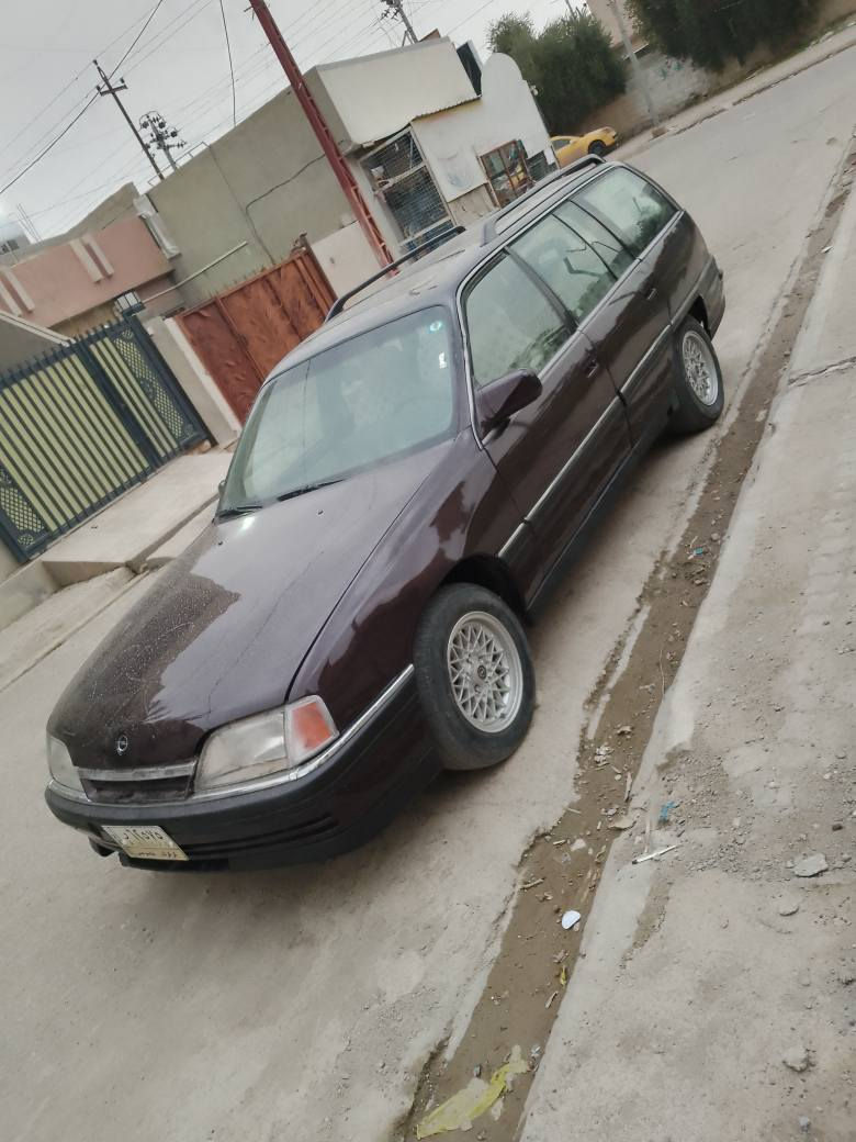 اوبل اوميكا موديل 93 سنويه مشروع وطني لحد 29 مصبوغ عام جماليه بدون معجون السياره بدون ضربه وبدون خياس لون بذنجاني حجم 20 بلادي محوره كابريتار الغرفة علئ وضع الشركه كهربائيات السياره شغاله
سلايت اي بي اس باور جامات كهرباء محرك لا صرف ولا بخار 
العنوان كركوك طريق بغداد 
*********** كركوك, العراق
