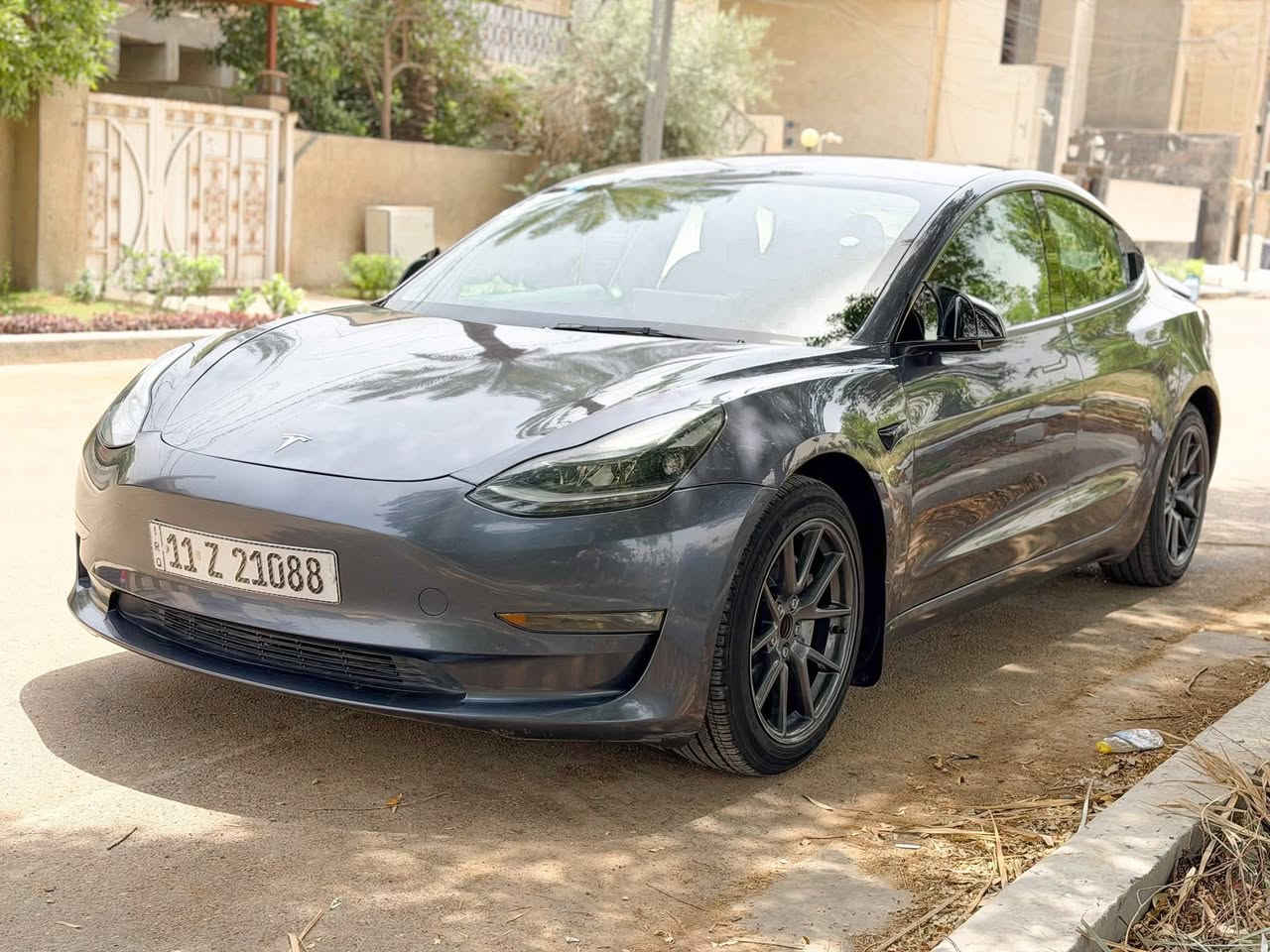 #تسلا موديل 3 للبيع

TESLA MODEL 3 

السيارة اون لاين

تك ماطور 

 محدث عربي اخر تحديث

#الموديل : 2023

 رقم بغداد بأسمي

حادث بنيد فقط 

#المواصفات :

▪️ سقف بانوراما زجاج

▪️ شاشة كبيرة حجم 15 بوصة

▪️ حساسات الاجتياز الجانبية 

▪️ طقم ويل حجم 18 مع طقم تاير بحالة ممتازة 

▪️ كاميرات خلفية وجانبيه

▪️ باب جنطة كهربائي شفط

▪️ غرفة السيارة جلد اسود اصل 

▪️ تحكم كهربائي متكامل لمقاعد المقدمة 

▪️ شاشة كبيرة لمجموعة من الايعازات 

▪️تحكم بالسياره عن طريق الشاشة

▪️ نظام قيادة آلية Auto Pilot

▪️ عداد ديجيتال

▪️ تشغيل تلقائي

▪️ نظام قيادة ذاتية Full Self drive

▪️ نظام (RCTA) للتنبيه عند الرجوع للخلف

▪️ نظام (RSA) لكشف لافتات السرعه للطريق

▪️ نظام (PSC) الرادار الذكي لمنع الاصطدام 

▪️ نظام (LTA) لتحديد المسار على الطريق

▪️ الدخول الذكي

▪️ نظام ترفيهي كامل متكامل يحتوي على ( YouTube / WhatsApp / Tik Tok / Netflix)

‏▪️ Wifi

‏▪️ GPS

‏▪️ MAPS

‏▪️ Bluetooth

‏▪️ AUX

‏▪️ USB

▪️ بيهه كماليات كلش هوايه 

تفاصيل اكثر

السعر 158 وبيهه مجال 

***********
