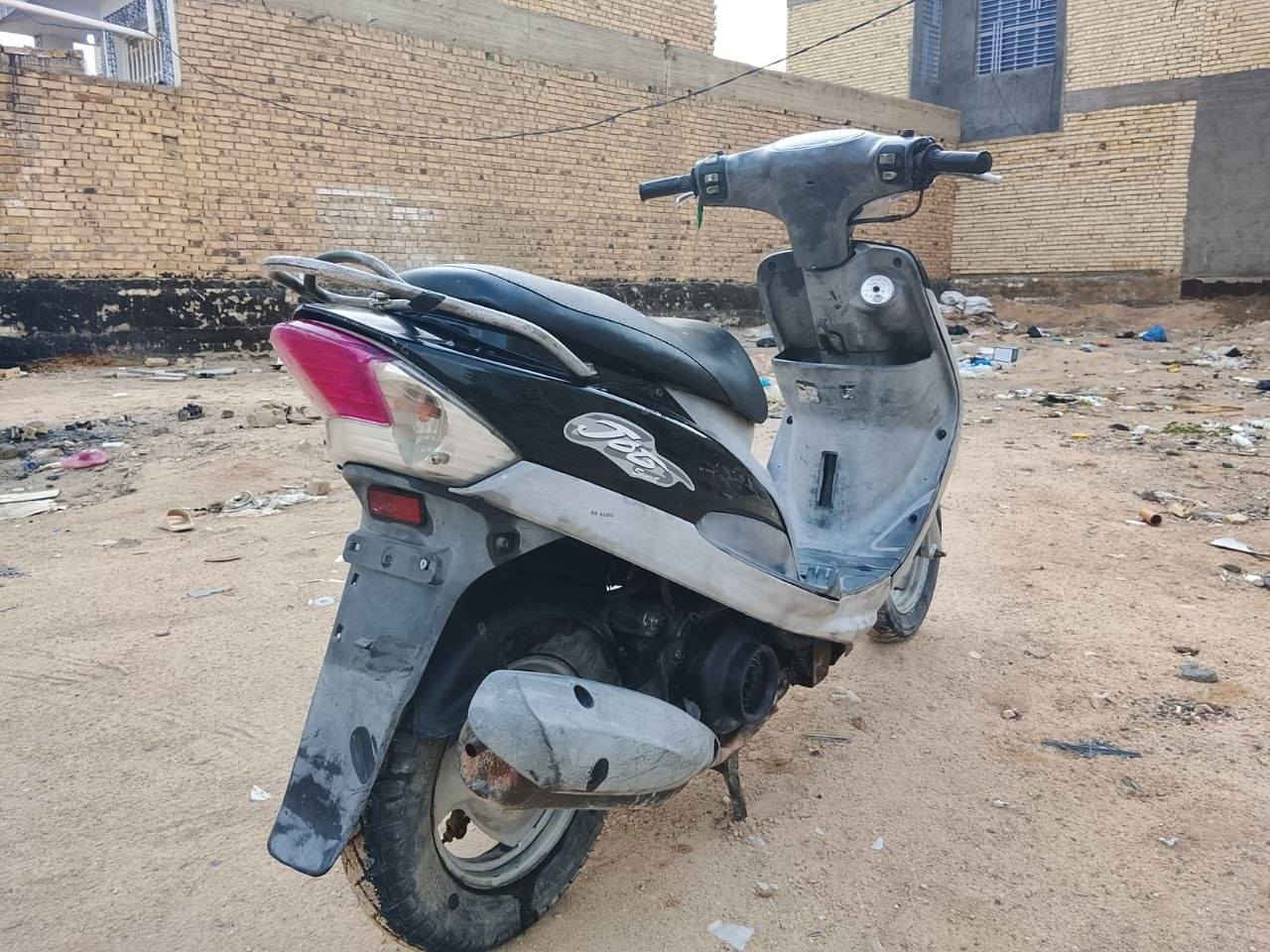 475 لبيع بيها مجال قليل 
حي نداء نجف نجف ماعوزها شي 

***********
