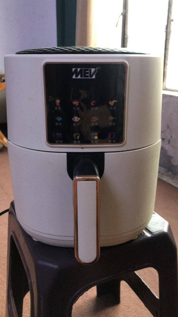 السلام عليكم
محتاجة ابيع هذه القلاية الهوائية والاوتي العامودي


**إذا كنت صاحب هذا الإعلان وتريد حذفه لأي سبب، رجاءا أرسل رسالة إلى الدعم الفني**