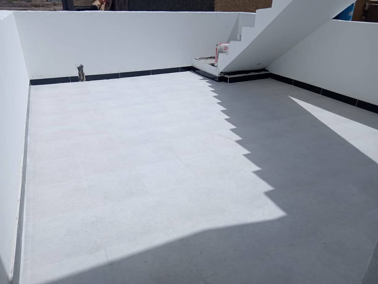 خلفه سرميك وكاشي ومرمر برسلين ودرج شغال درجه اوله متفرغ في بغداد ***********
