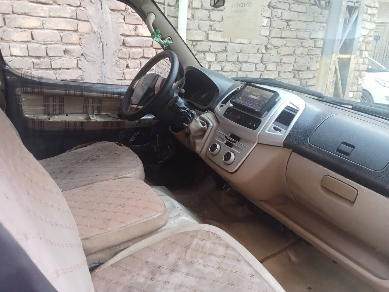 السلام عليكم اج وان موديل 14 ماكينه جديده كير واكسن كفاله تخم تاير حداديه كهربائيات كلها شغاله دوشمه كاعيه موصليه موصليه باسم مواطن ما عليها شاره حجز بيها طخه بباب السائق بغداد المدينه السعر 32 بيها مجال قليل رقم الهاتف ***********
