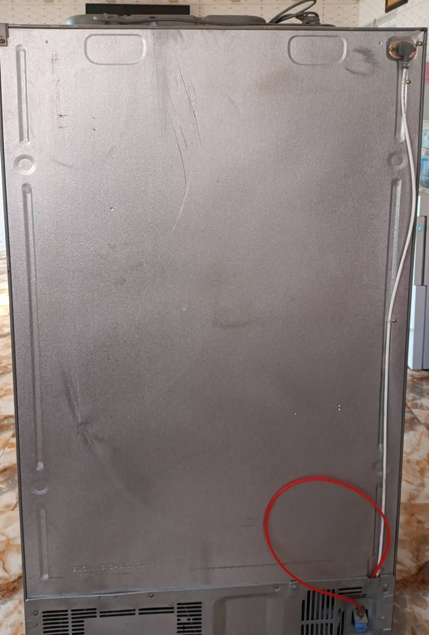 السلام عليكم 

ثلاجه بابين LG للبيع 
تحتوي على براد ماء ومكعبات ثلج داخلي مع شاشه تحكم 
ثلاجه نضيفه العنوان
ديالى الخالص 
الاستفسار على الرقم وبي وتساب 
***********
