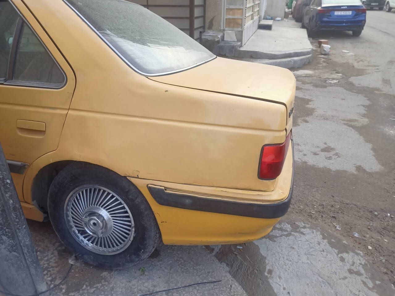 السلام عليكم من رخصه الادمن المحترم بيجو بارس موديل 2011 بأسمي مصفره غرامات هيئة 15 الف فقط محرك كير تبريد كهربائيات كله شغاله بيه جاملغ خلفي مصلح والباقي بلاد بجم كبس بلاد كلج جديد سعره 26 سعر نهائي و اذا اكو مراوس سايبا نظيفه 12 كون كامله تفاصيل *********** بي واتساب و رصيد مكاني بغداد الجديدة شارع المسبح
