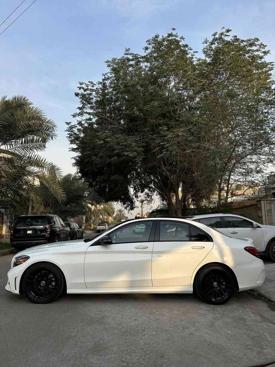 السلام عليكم
مارسدس 2021 🇩🇪
وارد امريكي حادثه جاملغ خلفي جداً بسيط ودعاميه مبدل نفس الون اصلي   
سياره فول مواصفات ".:

🛑كيجات ديجتل
🛑بانوراما 
🛑رادار توقف ذاتي 
🛑 رادار جانبي 
🛑 ماوس 
🛑 شاشه كبيره 
🛑كت amg 
🛑 كشن جلد 
🛑 كشن تدفئه 
🛑ويل رياضي من امريكا بلاد 
🛑داخل 64 لون
🛑 5 انضمه قياده
🛑علامه ضوئيه بلاديه
🛑دركه D 
ملاحظه: السياره اشكد ماكول عليه جديده بس بلحقيقه اجدد بعد واعلى مواصفات بلC300 فقط مو دبل ماوس 

سياره ماشيه 34 الف كيلو فقط  

كفاله عامه مكينه كير حداديه 

مكان السياره بغداد الاعظميه 
 
رقم بغداد مميز باسمي تحويل ثاني يوم  

السعر 360 ورقه وبيه مجال 

 ☎️☎️

***********
