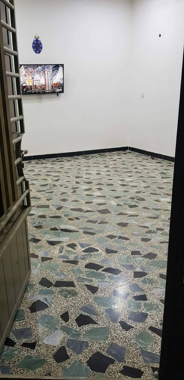 بيت للبيع في الزعفرانية منطقة الوليد  امن وطني المساحة 131 الواجهية 10 نزال 13
مطلوب قرظ للسكان ***********
