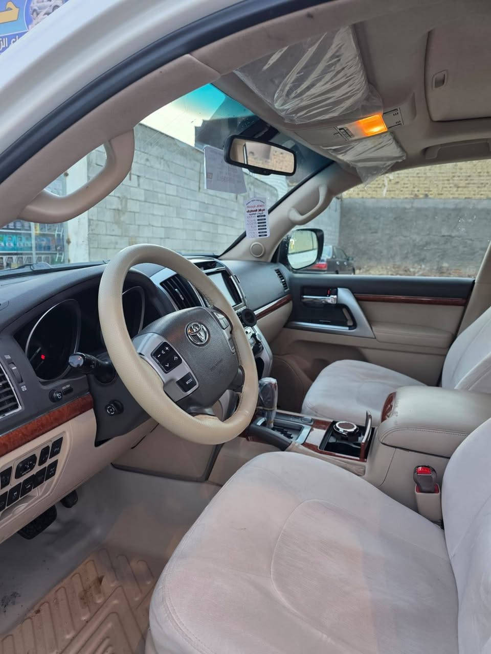 السلام عليكم 
المواصفات 
VXR
8V/5700
فولل للاخيرر كفاله عامه.  ماشيه 115 السياره جاهزة من كلشي حداديه وكاله. تخم تايرات دلوب 
العنوان ميسان  حي الصحفيين 
رقم الهاتف ***********
