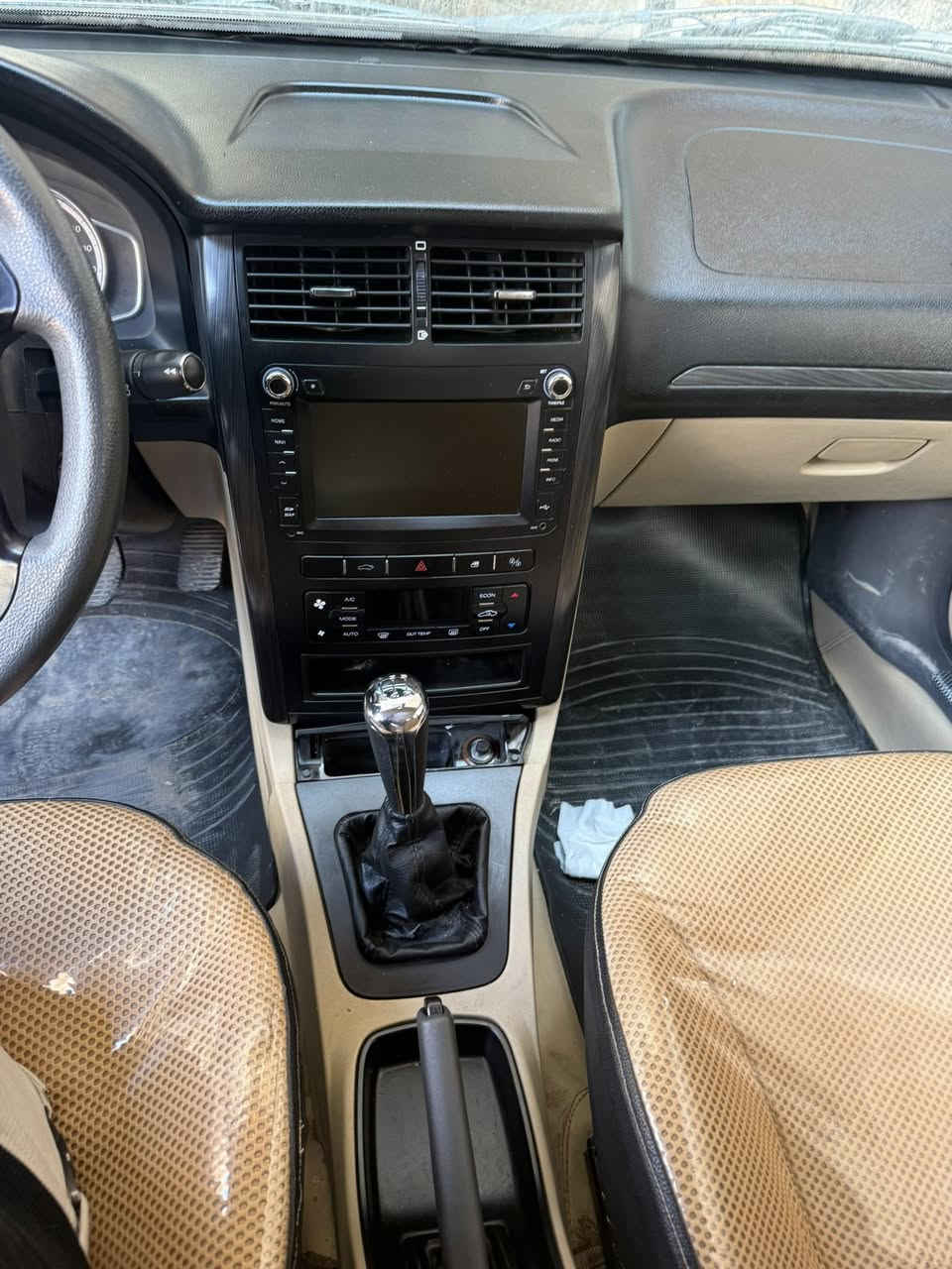 السلام عليكم
بيجو بارس 2022 سيارة جديدة بيهة طخة بالجاملغ الخلفي بارد 

ماشية 52 اي تفاصيل اتصال***********
