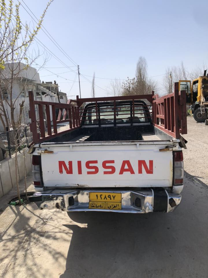 نیسان تاک پینج قلاب ٢٠٠٢تەبریدو پاوەر.  کامل جاهیز کراوە. بی تەقەورەقە. پیشی. قرجی بەسیتی هەیە بی شەنسی گرتن   سەیارەکە هەتابلی مەزبوتە ***********
