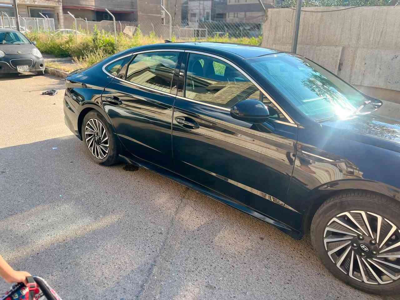 سوناتا هايبرد 2024 بدون ايرباك
السلام عليكم 
سوناتا هايبرد 2024 حادث موضح بالصور بدون ايرباك ماشية 40000كم 
المواصفات 
رادار امامي وخلفي 
نقطة عمياء 
تبريد قطعتين
شاشة متصلة 
كشنات كهرباء 
وباقي المواصفات مال sel معروفة
السعر المطلوب 17500$ وبيها مجال 
للتواصل واتساب ***********
