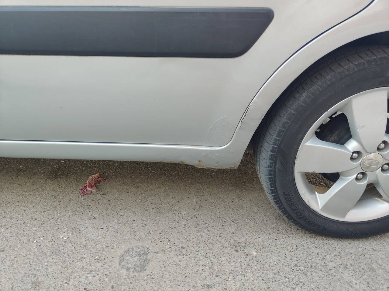 سلام عليكم كيا ريو خليجي  2007 رقم انكليزي ب اسمي بيه جراد موضح بصورة كير محرك مكفولات رقم واسط السعر 74 وبيه مجال ***********
