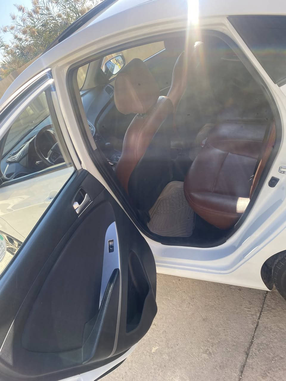 بسم الله الرحمن الرحيم

سياره للبيع 

اكسنت 2016

فول مواصفات

وارد خليجي 

ماشيه 194 

محرك 16 

كير توماتيك 

شرط المحرك والكير لا صرف ولا نفخ 

جامات الاربعه كهرب 

تحكمات ستيرن 

سقف سلايد 

تبريد وتدفئة شرط

السونار مرفق في الصور 

شرط التحويل وكوبون بانزين 

اي استفسار اتصال ع ارقام 

***********

***********
