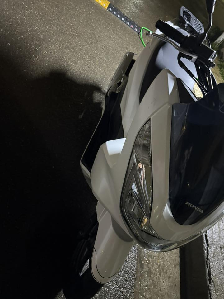 Pcx  جيل الثاني لون ابيض 
مكفولة كفالة عامة 
مكاني بغداد قرب المنصور 
حجم المكينة 125 
Jf 
***********
