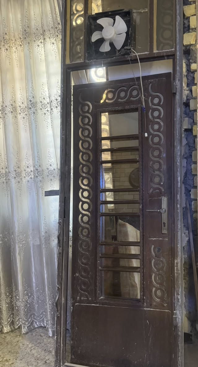 باب خشب وحديد للبيع مع الجرجوبه كامله مع المفتاح


**إذا كنت صاحب هذا الإعلان وتريد حذفه لأي سبب، رجاءا أرسل رسالة إلى الدعم الفني**