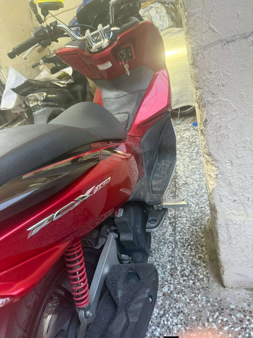 دراجه بي ساكس رمبه جيل ثاني ماشيه شي قليل كامل مواصفات السعر 19ورقه بيه مجال بسيط
***********و***********العنون الكرخ
