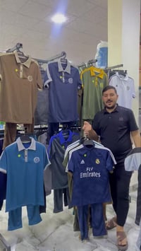 مول المكوك • ملابس • متجر