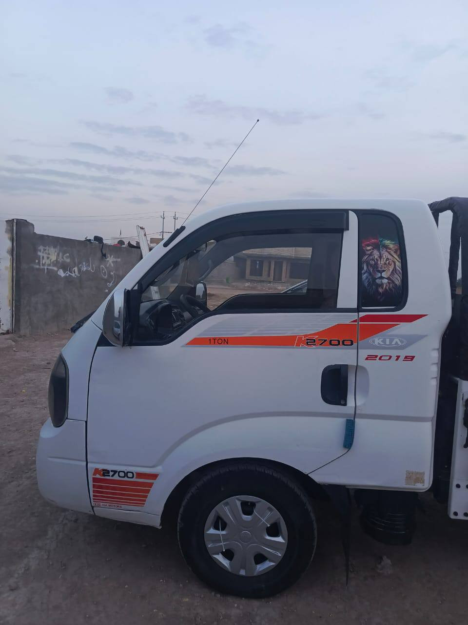 سلام عليكم كيه للبيع موديل 2015 رقم واسط سياره كفاله فوك وجوه السعر 107 وبيه مجال بسيط مكان سياره بابل شوملي اي استفسار عرقم ***********
