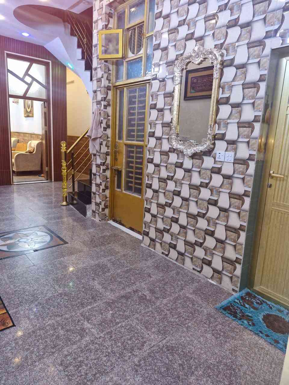 دار للبيع مساحة ١٠٠ متر جاهز عده الواجهه ضياء الحلفي المربع الذهبي خلف علو ام البنين مباشره ***********
