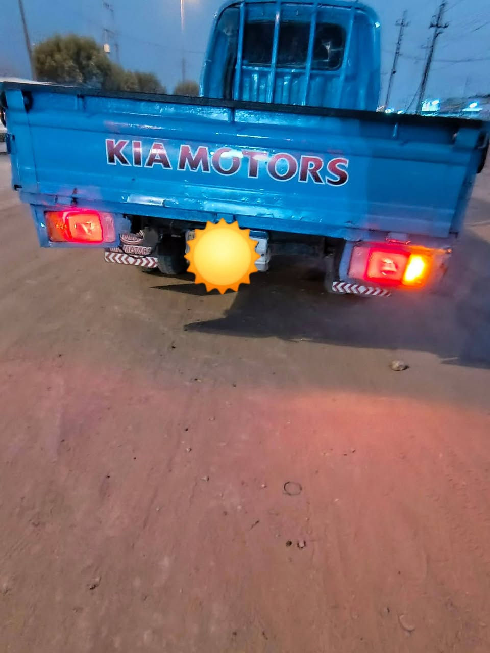 السلام عليكم كيا حمل موديل 94 سياره مكفول كير ومحرك وشاصي ورقم شاصي وكهربائيات وحداديه ورقمها بابل مصبوغه للجماليه للاستفسار على الرقم ***********
