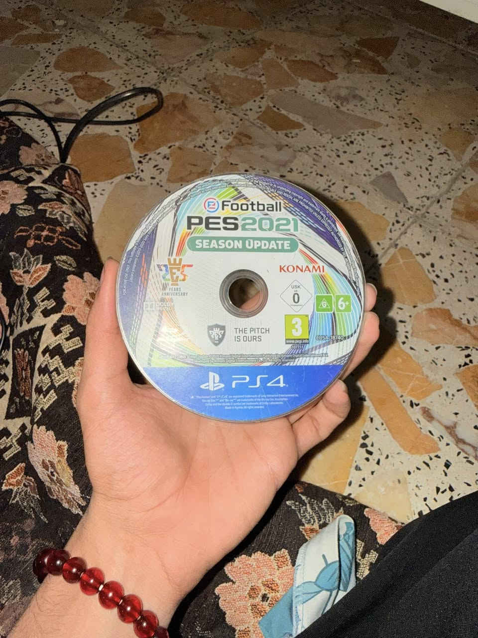 سلام عليكم
بلي 5 مستعمل  ، كلش نظيف ممفتوح ابد ومبي أي عطل و وياه بيس 21 عربيه سعرها 65 بيها شوي شخوط بس تشتغل
مكاني بغداد ، قيم وأخذ .
رقمي ***********
