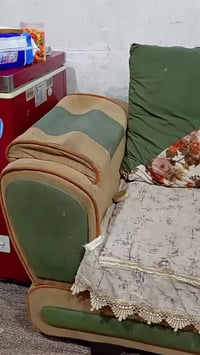 كعده ٥ قطع • خشب واسفنج • ١٠ كوشات