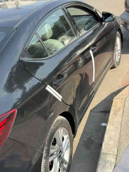 ياالله 
النترا 2020 للبيع !!!!وارد امريكي 

حادثها : ربع البنيد و الجاملغ الايسر مصلح ع بارد 

والبنيد مصبوغ اللغد الايسر بي اقل الشبر ضرر 

بيها صبغ و تكحيل بالجاملغ الخلفي الايسر 

ممشى السيارة: 85 الف 

مواصفاتها : نص فول مانع اصطدام رادار جانبي شاشه بلادي

تبريد ثلج عليها تخم تاير جديد باتري جديد 

السعر: 125 وبيها مجال 

مكان السيارة: بغداد الشعب
رقم الهاتف : ***********
