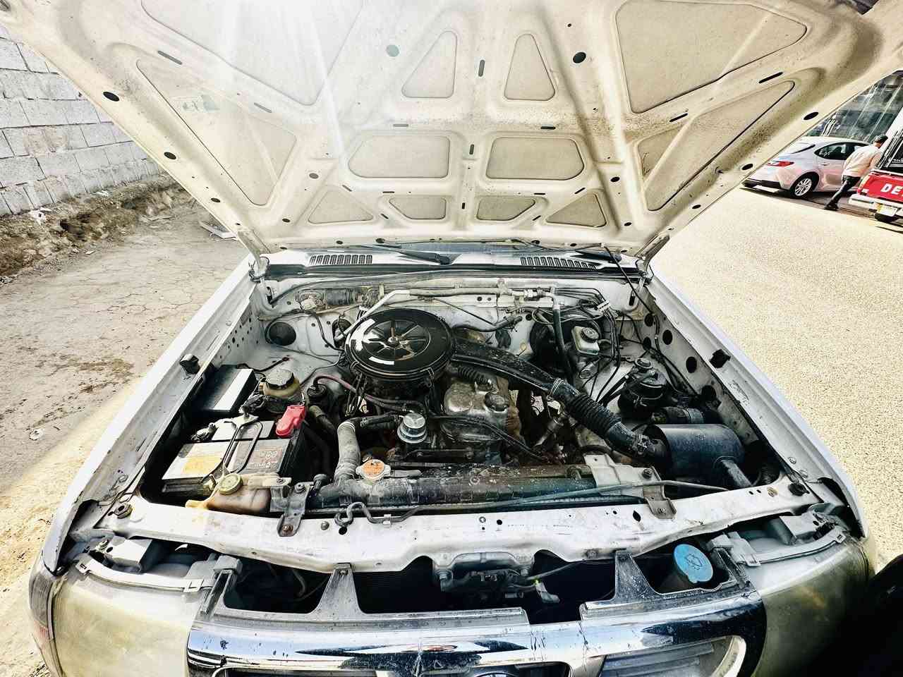 السلام عليكم بيك اب نيسان موديل ٢٠٠٥ مكفوله كفاله عامه مابيها ضرر صبغ نواعم قليل تبريد وباور مظبوط ٤تاير جديد هندي وبشرط فحص تحويل سنويه جديد رقم اربيل وهزه كامل مكمل__ 
السعر:١١٢مجال 
استفسار:*********** __***********
مكان كركوك _
