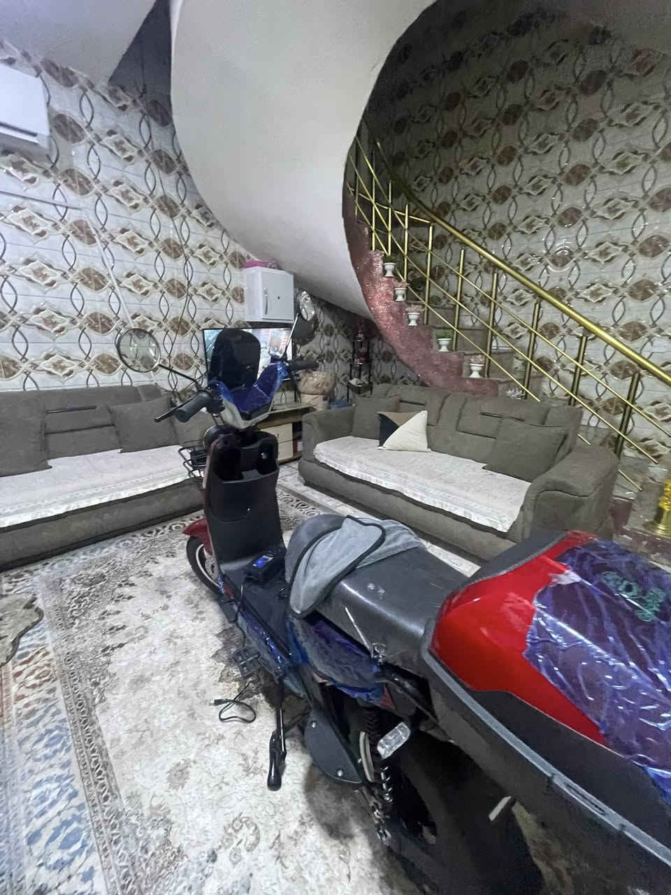 دراجه شحن ام أعيون
دراجه جيدده نضيفه عايزه بس بطاريات 
سرعته 55سرعه حقيقيه 77v
سعره 500وبيه مجال 
سبب عطل البطاريات تركته وصار عدي سفر وكعدن
لاستفسار خاص


**إذا كنت صاحب هذا الإعلان وتريد حذفه لأي سبب، رجاءا أرسل رسالة إلى الدعم الفني**
