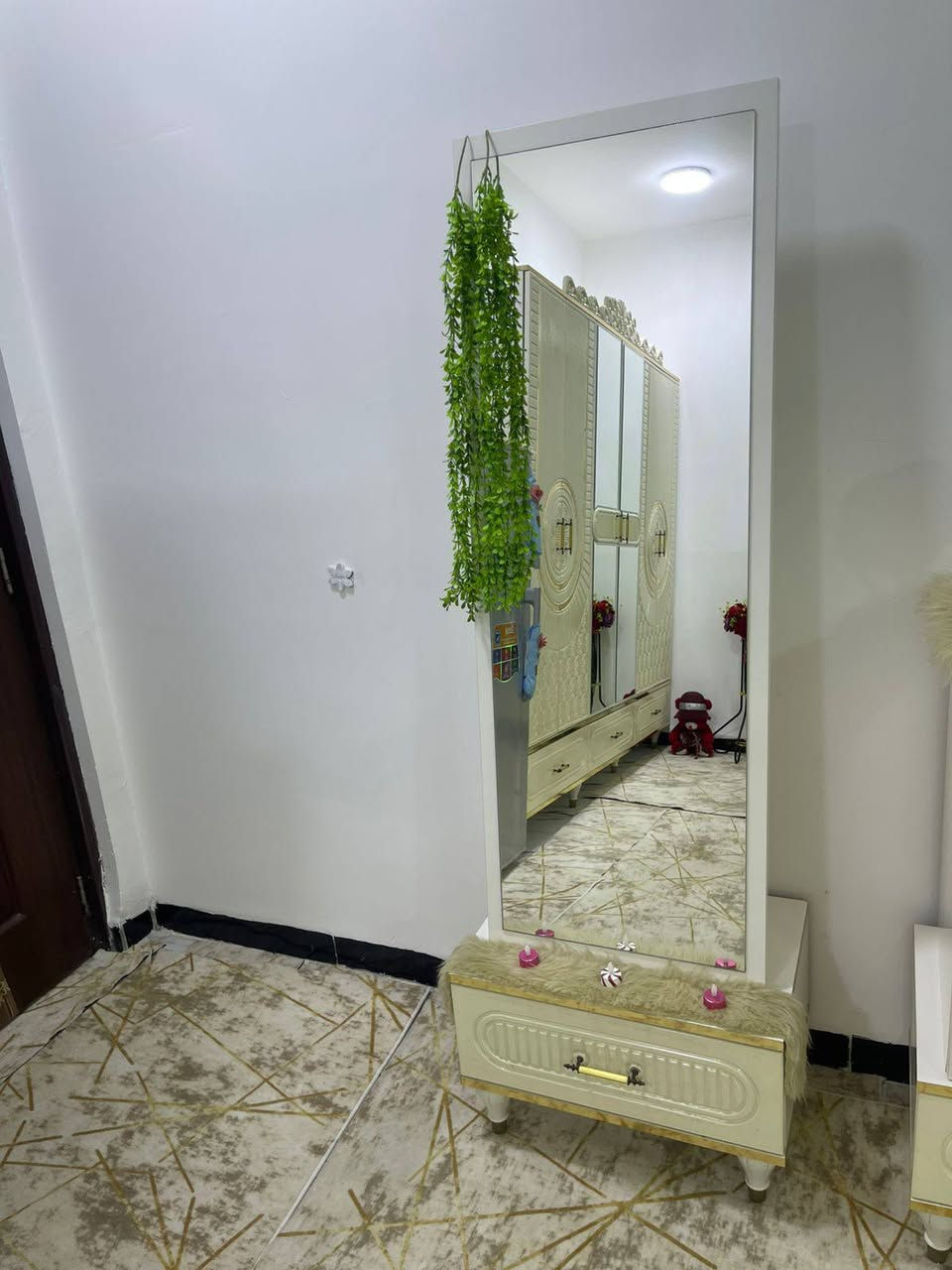 السعر 600 مع الدوشك وبيهه مجال
تتكون من 7 قطع
العنوان بابل حله نادر الثانيه للتواصل ***********
