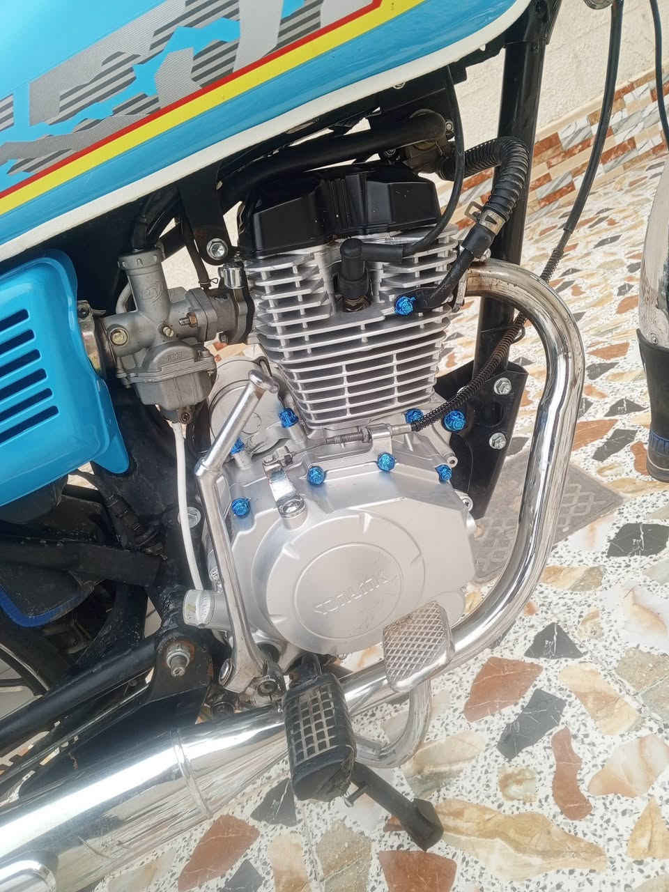 يا الله دراجه ايراني للبيع موديل 2024اوراق منفيس دراجة مال جناي ربع ماتحط عليه محرك  اسبانه ما ممدود علي السعر 750وبي مجال للشراي ولمو شراي لا يعلق ويكسر بحلال العالم مكاني الرمادي هذه رقمي للتواصل ***********متواجد عل خاص
