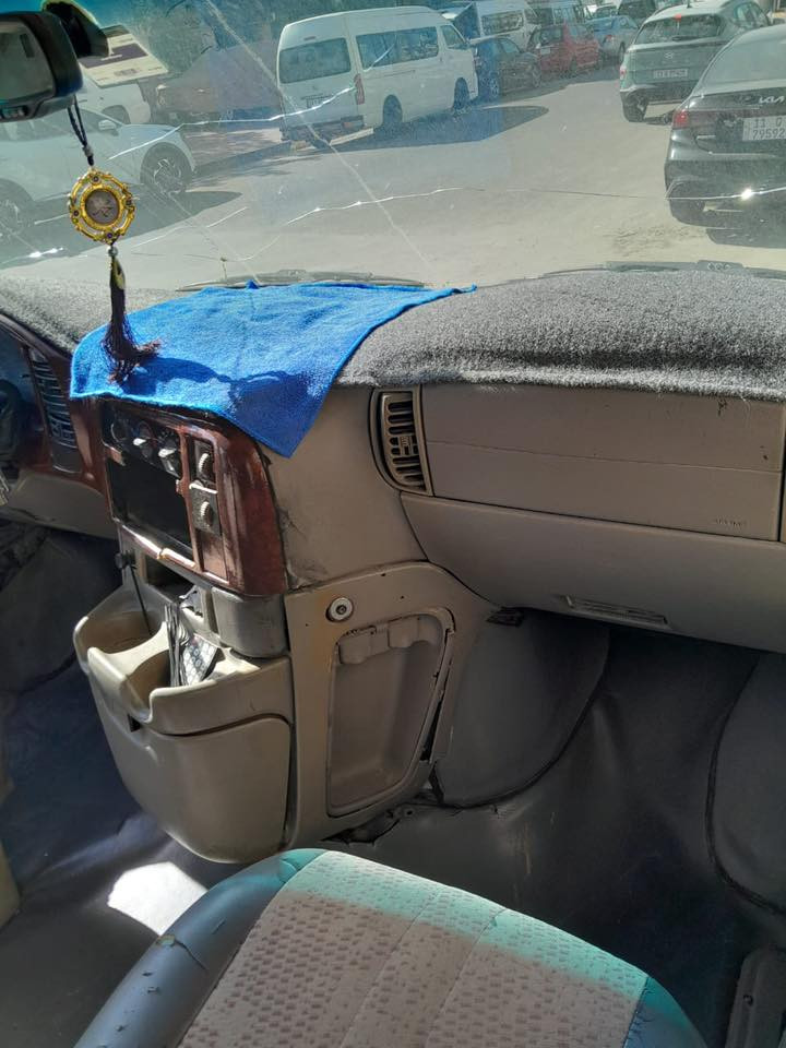 السلام عليكم شوفر ليت فان استرو موديل ٢٠٠٣ ....السعر ٤٠ ورقة وبيها مجال...هزه جديده رقم انكليزي جديد بغداد...التبريد قطعتين الكمبريسر عاطل محرك السياره جيد بدون تبخير...بيها بعض الأعطال البسيطة ...السيارة باسم والدي .. رقم هاتفك *********** موجود بعد الساعه الرابعة عصرا ... مكان السياره بغداد
