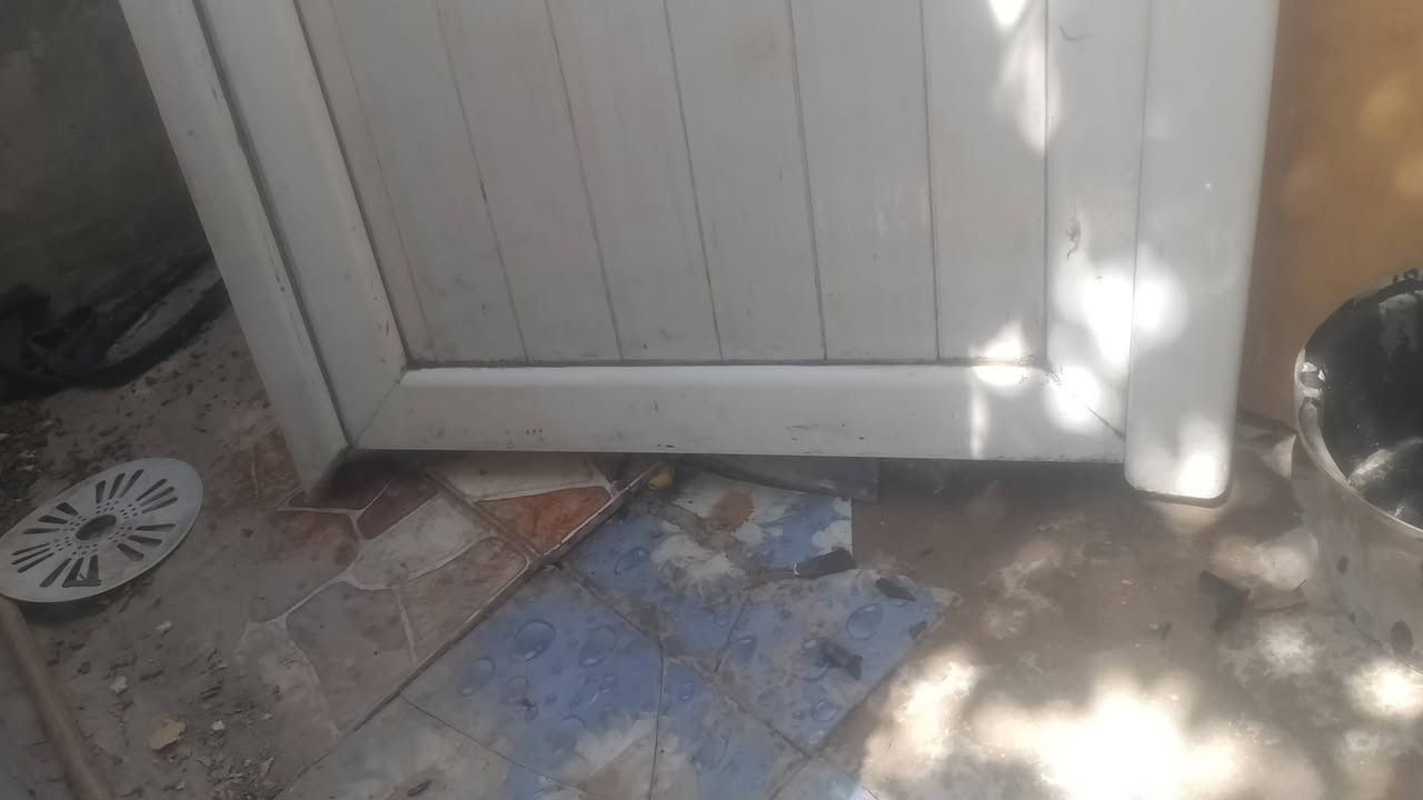 سندويج. للبيع مع باب بي بي سي. اتصال. واساب. ***********
