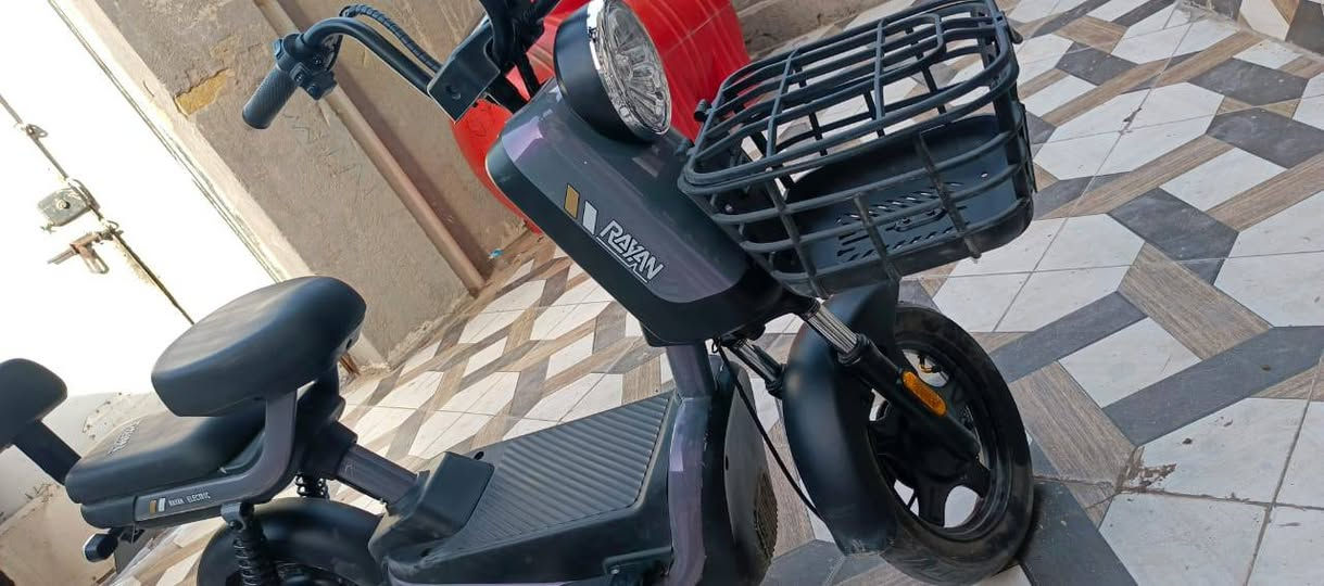 دراجه للبيع حجم ١٤
مستعمل خمس اشهر
العطل الوحيد الشاحنه
السعر 200وبي مجال شي قليل
للتواصل فقط على الرقم ***********
