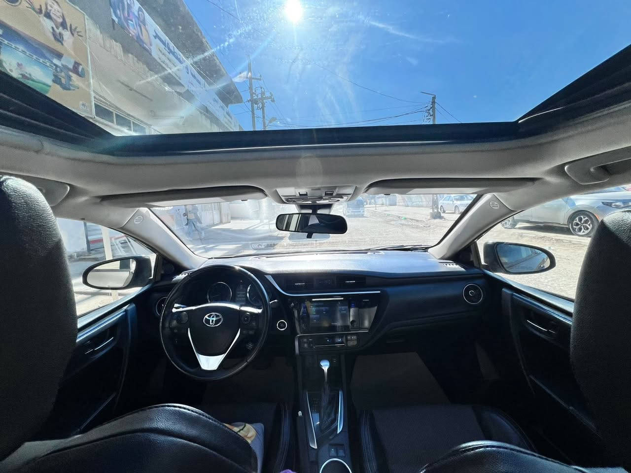 السلام عليكم مكلف بالنشر التواصل على الرقم التالي ***********
مواصفات السيارة كورلا ٢٠١٧  فول مواصفات  شفتات تحكمات لايتات زنون  حادثها فقط بنيد نفسه مصبوغ السعر 142 وبيها مجال
