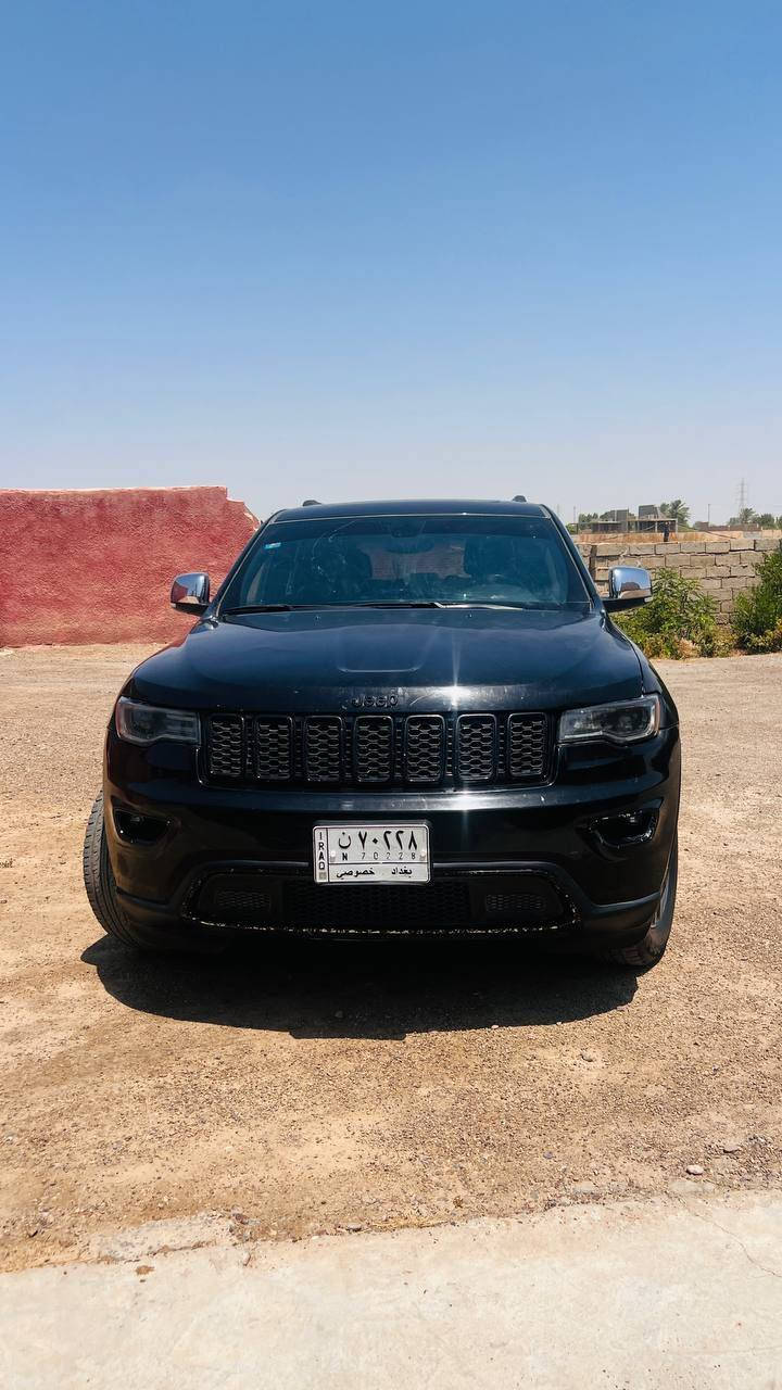 السلام عليكم 
جيب لاريدو 2017 رقم بغداد 
وبيه صبغ ٤قطع السونار مرفق بل منشور 
بدون ايرباك
كير ومحرك كفاله ولا برغي مفتوح بيهم 
فول مواصفات لمتد
تشغيل عن بعد
بنوراما
جنطه كهرباء 
كشنات جلد وكهرباء وتدفئه
فور ويل 
دركة هيتر
فول تحكم استيرن 
حساسات
جاهزه كير ومحرك وحداديه وتبريد وتدفئه
السعر 1٨٠ وبيه مجال 
مكان السيارة صلاح الدين الدجيل 
متواجد واتساب 
للستفسار تصل
***********
***********
