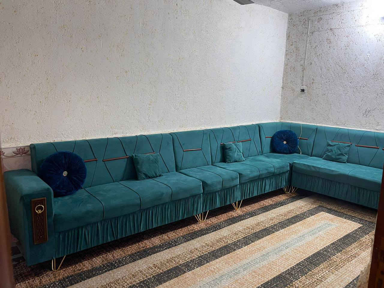 السلام عليكم بيت 100 متر امامي رقم شاغر ب اريدو قرب مستشفى لقلب وقاعه لاعراس المعامله مالته ماشين بيها متكون من غرفه وصاله ومطبخ واستقبال وصحيات الخدمات كامله تبليط وماي ومجاري وكيبل ضوئي البناء متوسط ولبيت جاهز للتواصل ***********
