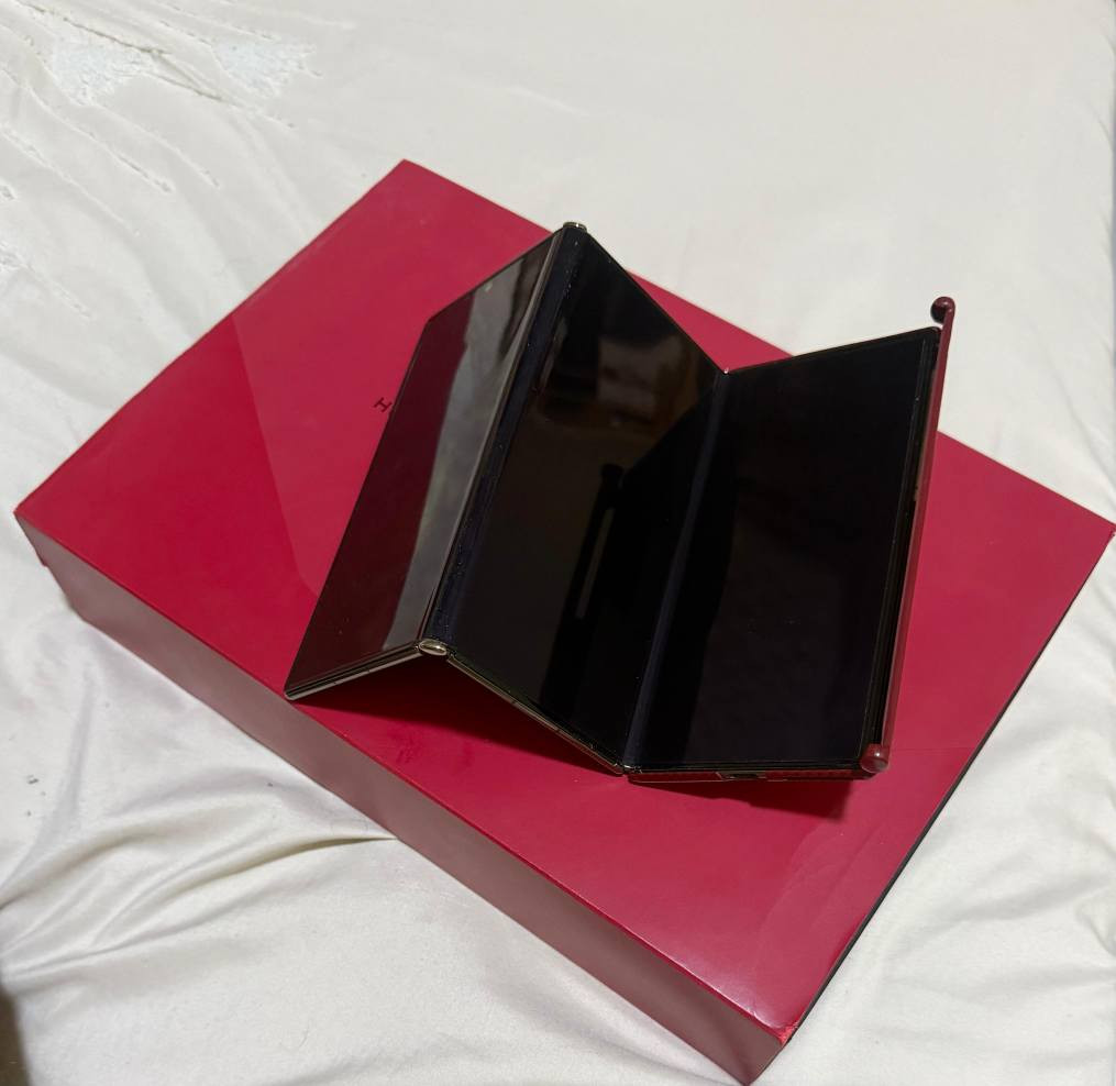 موبايل huawei mate xt ثلاثي الطي
ذاكره واحد تيرا
مستخدم شهرين
قيمه وخذه
جديد سعره 4ملاين 500
سعر مستعمل 2550
*********** عمارة, ميسان
