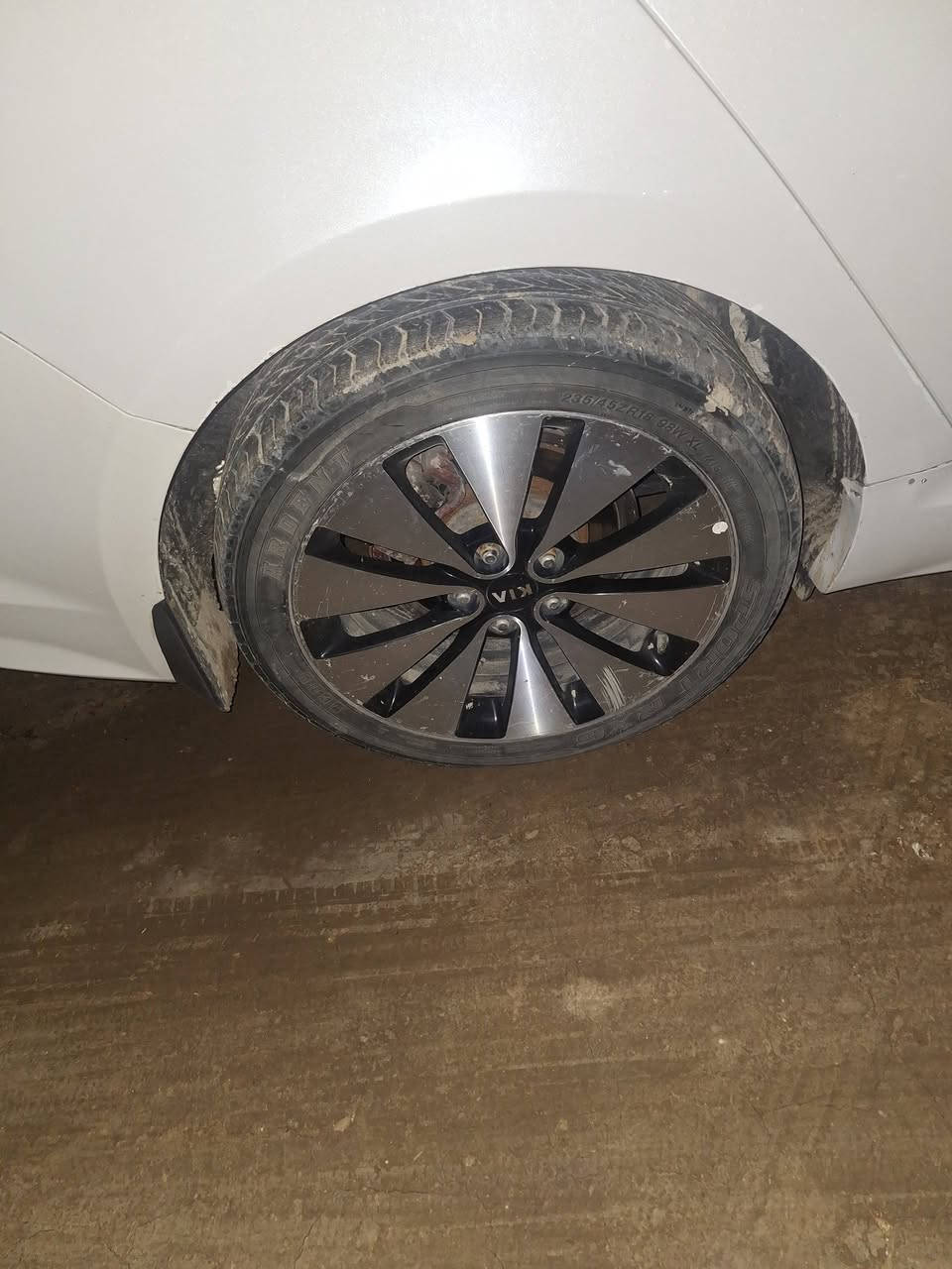 سلام عليكم
تخم ١٨ هنة والاسبير يعني ٥ تخم كامل لا عواج ولا تصليح 
بيهن زوج جديد صارلي شهر والزوج الورة صار عمر سنة 
اريد ابدلهن بحجم ١٧ 
*********** مكاني ديوانية
