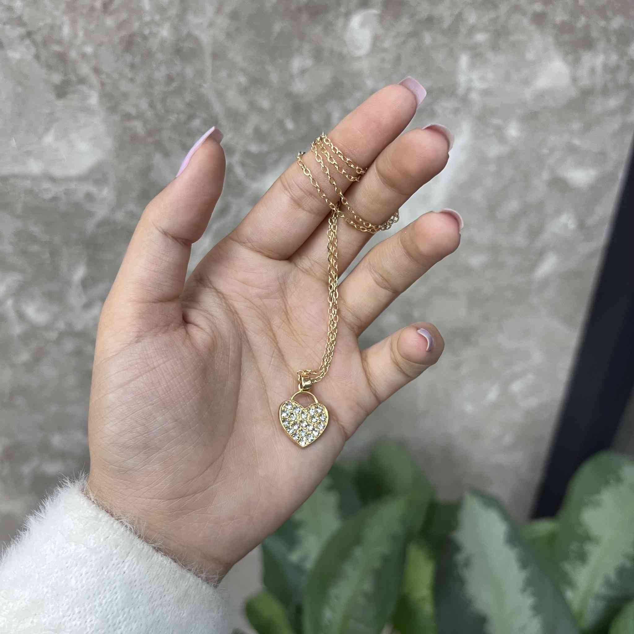 بوكس هديه ورد مع القلاده 
السعر 20 الف مع التوصيل
جميع المحافضات العراق


**إذا كنت صاحب هذا الإعلان وتريد حذفه لأي سبب، رجاءا أرسل رسالة إلى الدعم الفني**