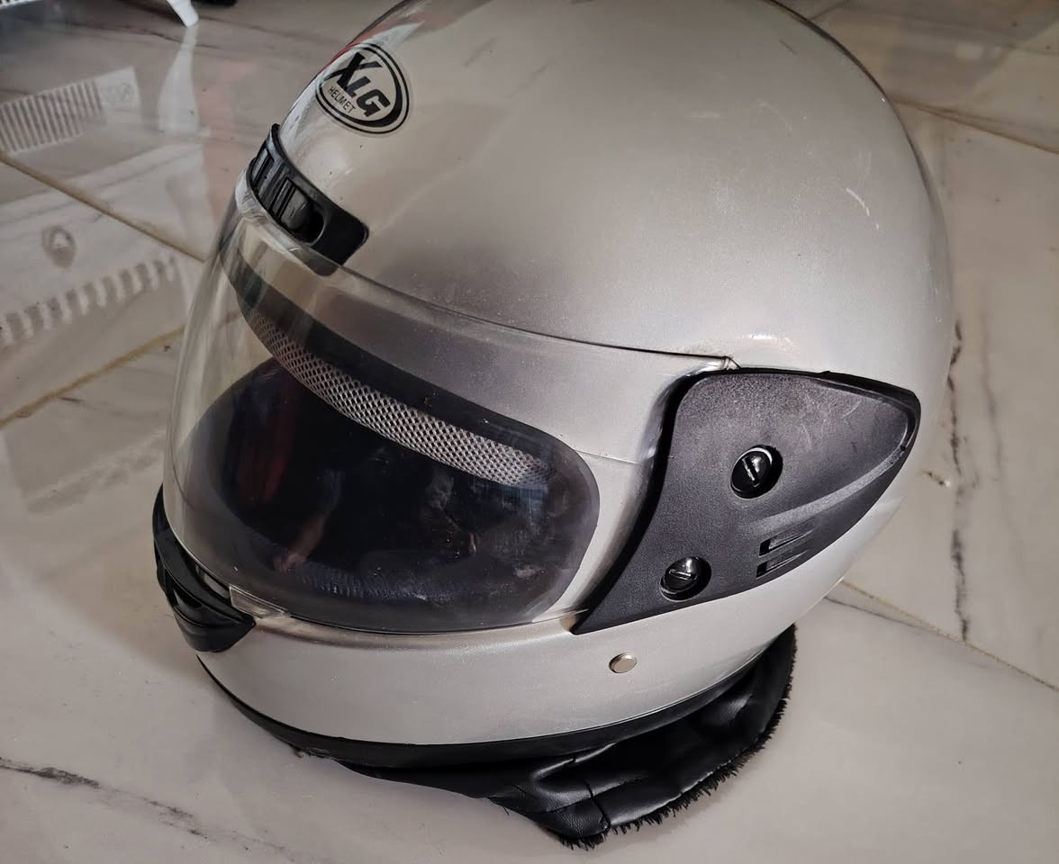 سلام عليكم خوذه للبيع استخدام سبوع جديده كلش مكاني كوت مركز المدينه السعر 15 قفل ***********
