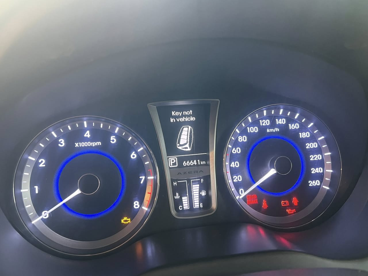 ازيرا ٢٠١٥
٦ سلندر
فول مواصفات

ماشية ٦٦ الف كيلومتر حقيقي

بانوراما
بةصمة
كشن جلد
تبريد مركزي
بردات
دعامي لدعامي بشرط كفالة عامة
بدون صبوغ بدون تعديل بدون رصعة

ما بيها شغط
كير محرك بشرط ما مفتوح 

مكان اربيل
سعر ١٦٨ و مجال

***********
