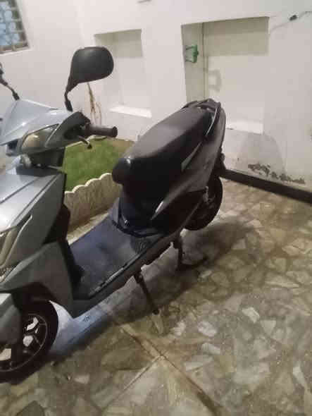 السلام عليكم للبيع دراجه شحن سكنس 6بطاريات تقطع مسافه 60كيلو السرعه 60شاشه يضهر بيه العطل تشغيل عن بعد قفل جهاز انذار سرقه حساس ابريك الدراجه كامله اي نقص ماكو السعر 650وبيه مجال المكان دوره وهذه رقمي ***********
