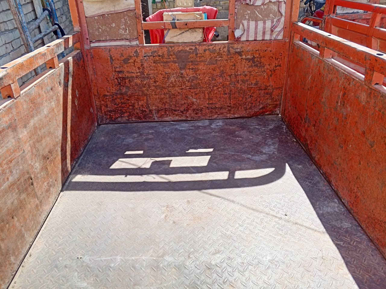 السلام عليكم ستوته الههمر للبيع وراق صولي  كهربائية جديده  العنوان بو رمانه قرب محمود كعبي  السعر 1250 واحد ربع بيها مجال الشراي  التواصل رقم(‏‪***********‬‏)
