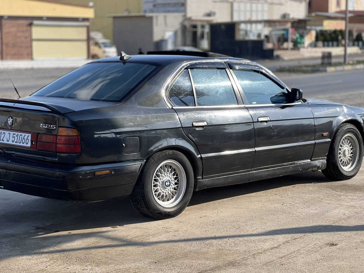 ‏السلام عليكم  BWM
‏525 كبس كير اوتوماتيك 
‏موديل 1992
‏السياره فول مواصفات 
‏صبغ عام جماليه
‏بجم عريض
‏كير شرط
‏محرك شرط
‏تبريد تدفئه
‏باتري جديد
‏تاير جديد
‏كهربائيّت شقاله
‏لايت زنون
‏شاشه
‏سلايت (تنته) 
‏جامات كهربائيه
‏كشانه كهربائيه جلد 
‏رقم نينوى الجديد 
‏سنويه 28
‏هزه جديده
‏السعر 58
العنوان خدمات الخضر مقابيل مول الشاهين
‏خابر وتدلل (‪***********‬)
